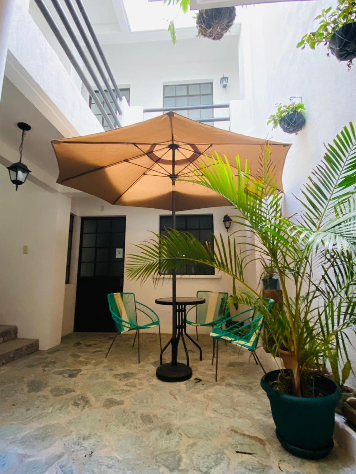 Hostal 17-52 Guatemala-Stad Buitenkant foto